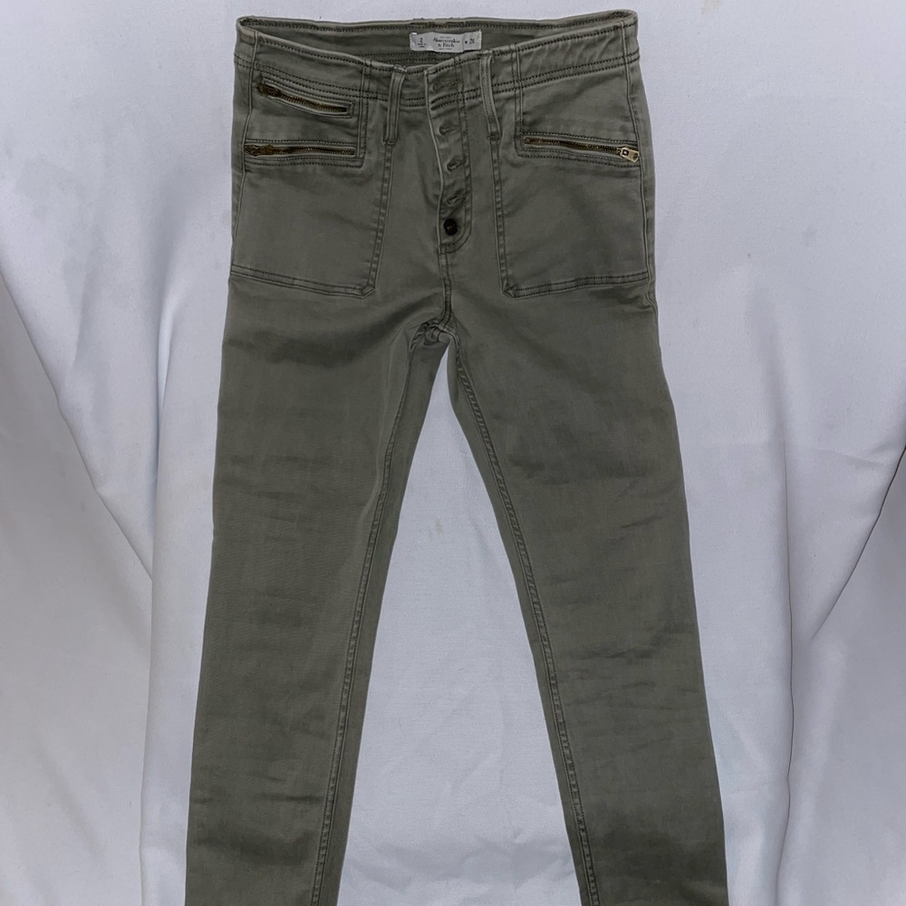 Military Moto green Abercrombie and Fitch size 2 / 26 button fly